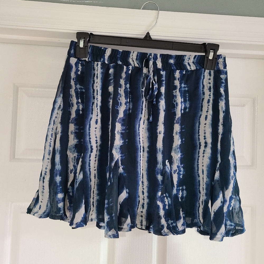 ❄B1G2❄ NWOT Blue Rain skirt